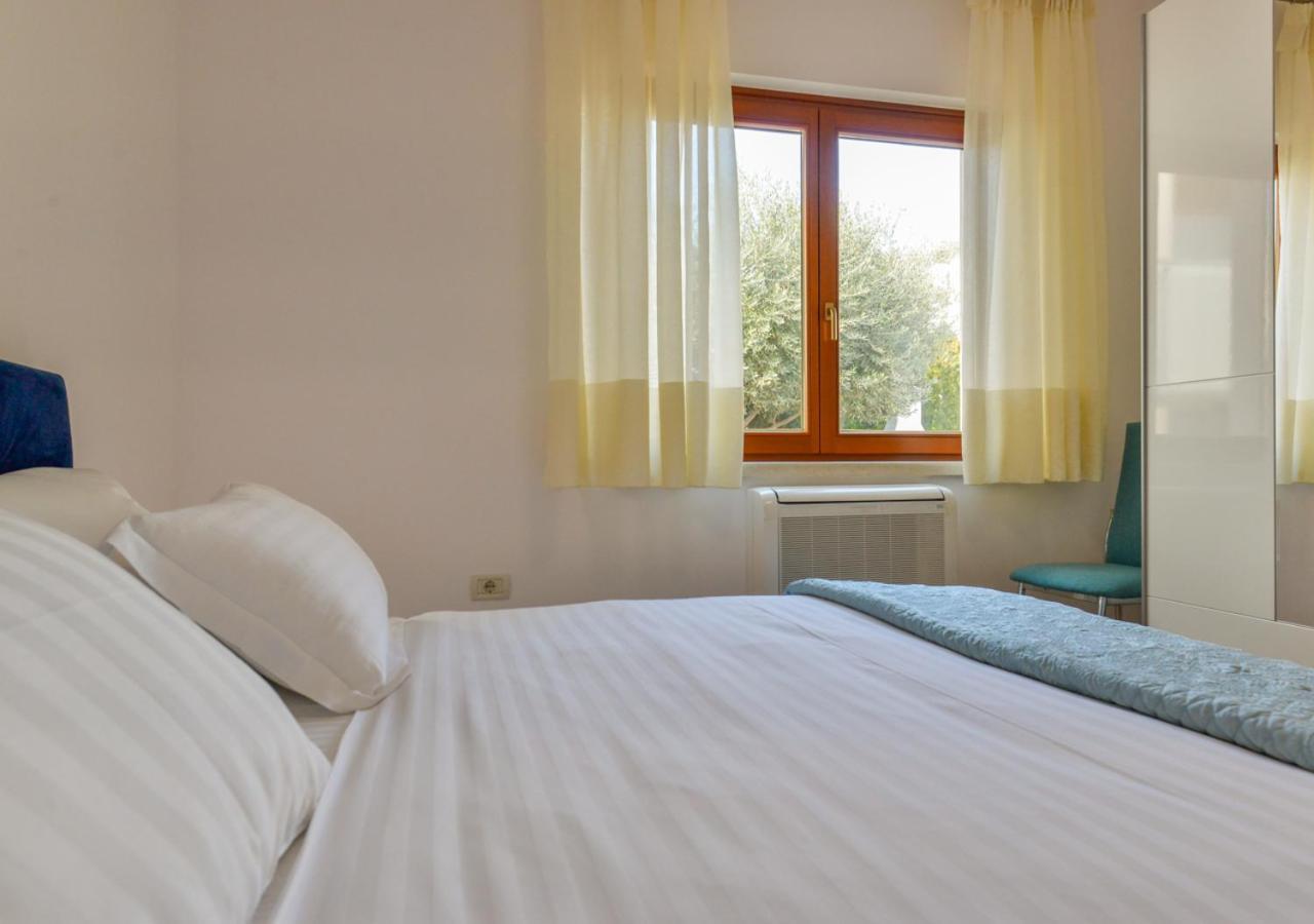 אומאג Apartments Leona מראה חיצוני תמונה