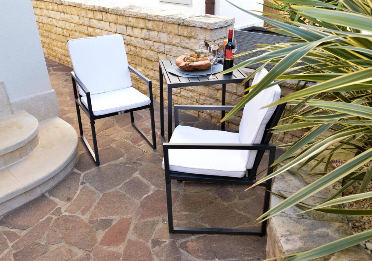 אומאג Apartments Leona מראה חיצוני תמונה