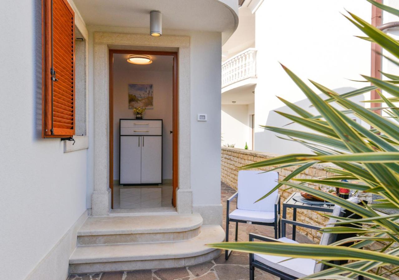 אומאג Apartments Leona מראה חיצוני תמונה