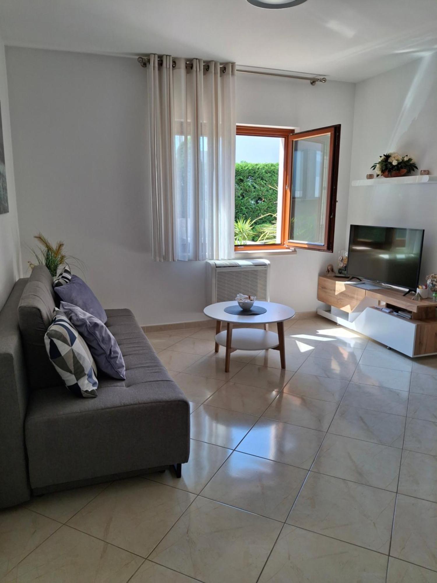 אומאג Apartments Leona מראה חיצוני תמונה