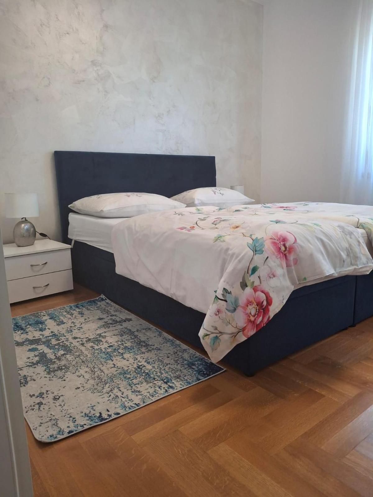 אומאג Apartments Leona מראה חיצוני תמונה